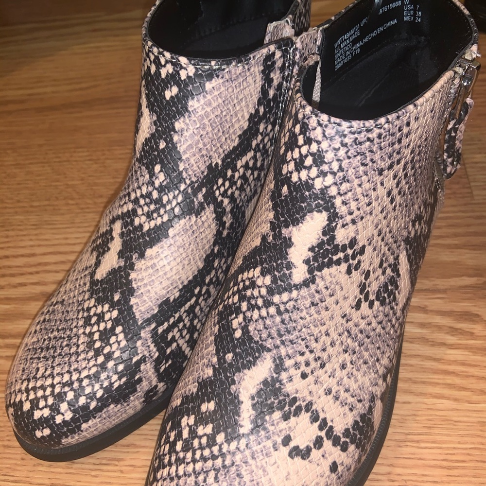 Ankle booties